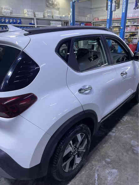 كيا سونيت موديل 2023 
ضمان الدوليه 

ماشيه 34 الف 

بيهه بارد جاملغ 

والباب الخلفي بعده على وضعه مثل ما موضح بالصور والسونار 

- حساسات امامي خلفي 

-كاميرا واشاير مري وتحكم ستيرن فول 

سعرها  134 $ 

للاستفسار الاتصال فقط ‭٠٧٧٤ ٤٠٢ ٢٢١٧‬ بغداد
