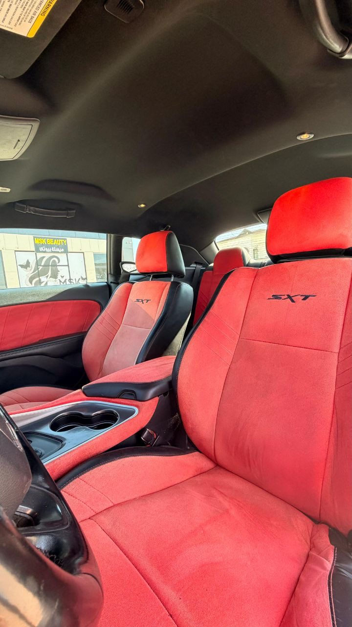 دودج تشالنجر SXT موديل 2020 قطعتين فقط
جاهزة ومناقصها اي شي وكلشي متصرف عليها
تفاصيل ومواصفات السيارة
• الموديل: 2020
• الفئة: SXT (المعروفة بتوازنها المثالي بين القوة والاقتصاد)
• المحرك: 6 سلندر 3.600
• اللون: رمادي نفطي
• الغرفة الداخلية مخمل وجلد جدا نضيفة 
شاشة وسطية تدعم Apple CarPlay و Android Auto
تحكم ستيرن كامل
كاميرا دوارة 
قطعتين تبريد
تحكم كشن كهرباء
تراكشن وسبورت 
تثبيت سرعة 
سستم صوت بلادي
🛡️الحادث بسيط جداً قطعتين فقط
• مكان الضرر: جاملغ أمامي وجاملغ خلفي جهة السائق "فقط" بدون ايرباك
السيارة بدون لغد بدون شواصي وبدون أي ضرر في الدواخل  وايرباكات سليمة تماماً.

• رقم اربيل هزة جاهزة والتحويل مباشر بنفس اليوم سنوية باسمي 
• بصمة دخول وتشغيل
• تخم تايرات أصلية بحالة ممتازة.
📍 الموقع: بغداد
💰 السعر المطلوب: 180$$ مستحيل تحصل هيج حادث بهذا السعر
📞 للاستفسار والتواصل: *********** 
السيارة فحص وين ما تحب
وصور الحادث مرفقة بالمنشور
