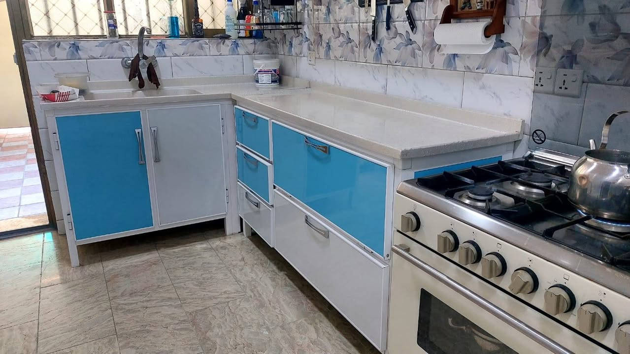 السلام عليكم كاونترات للبيع كلش نضيفات مكاني بغداد الشعب السعر ٢٧٥ الف للاستفسار ***********
