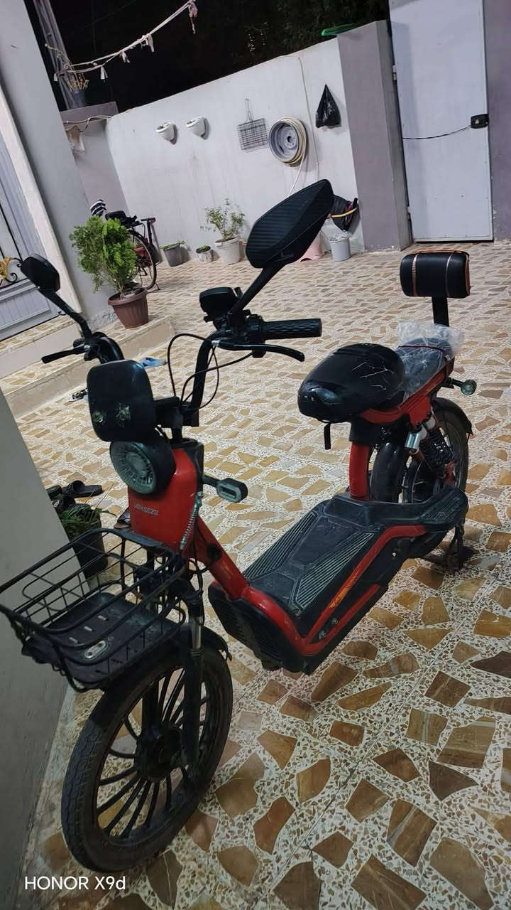 سلام عليكم موطر شحن و عربانة حديد للبيع سعر العربانة 35 سعر الموطور 125وبيه مجال قليل رقم الهاتف ***********
