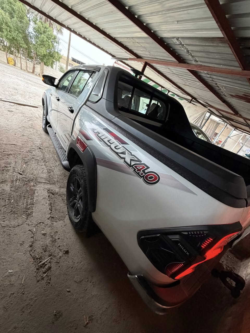 بيكم هايلوكس موديل 2023 سيد نهرو سياره مكفوله ماعده طخه بجاملغ  على كد اربع اصابع بدون صبغ سياره ماشيه 53 الف السعر 363 وبيهه مجال مكان سياره بغداد ***********
