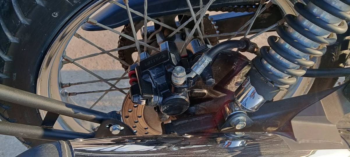 دايون لايتي 2021 نضافة فووول نضيفة حيل مكينة تخبل 
 الدراجة مامتعوبة و مداريها بالدهن و التنضيف يعني مال جناي شاهد الله تعال و شوف . كهربائيات كلها شغالة بصمة و 
تشغيل من بعيد مكاني كربلاء  
السعر (مليون وتسعمية1900 )
متوفر خاص   رقمي ***********
