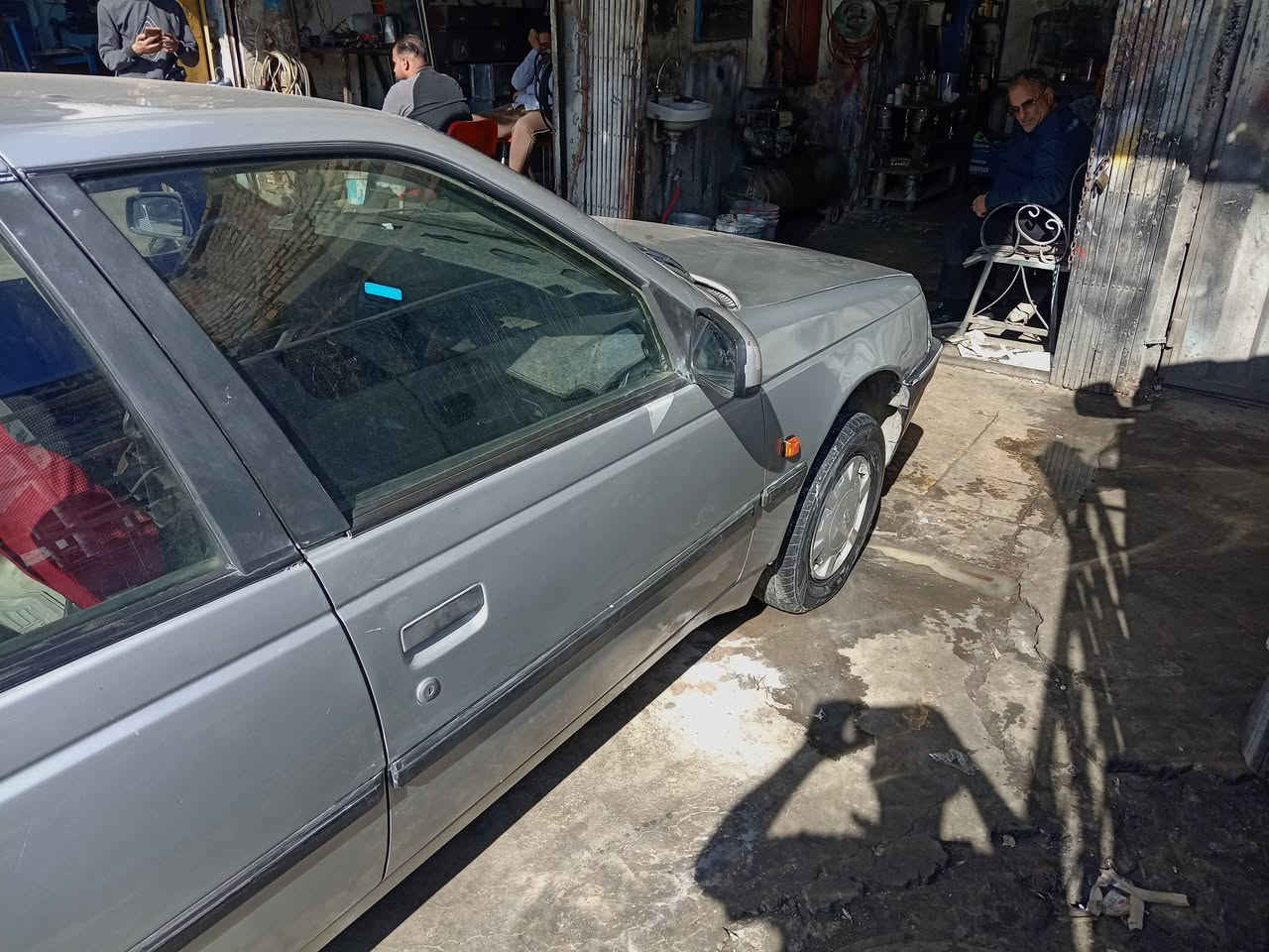 السلام عليكم سياره بيجو ٢٠٠٨ لون سلفر رقم انكليزي سياره جاهزه خير من الله السعر ٢٨  رقم***********
