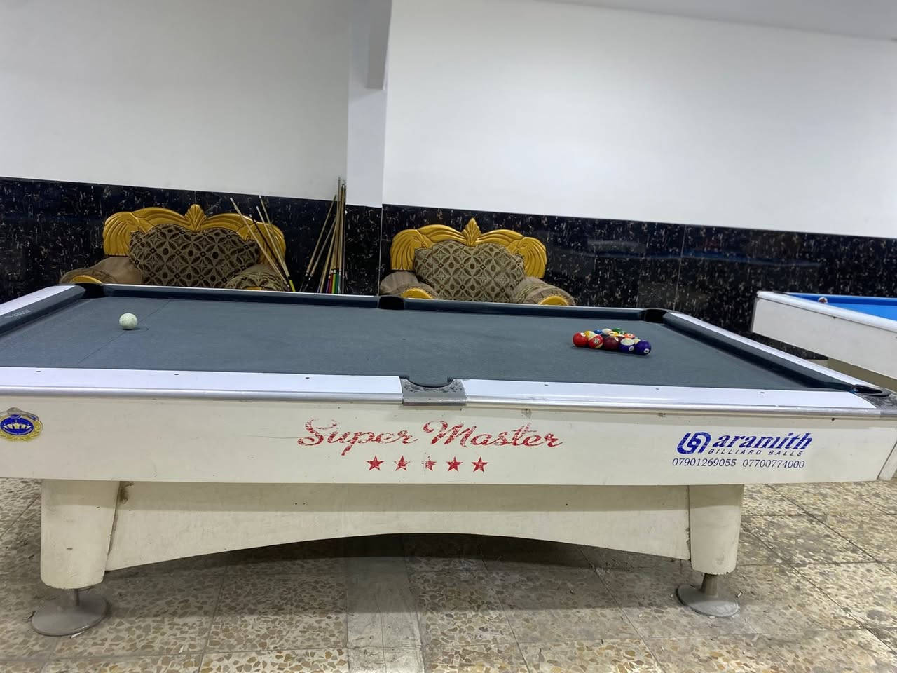 السلام عليكم بلياردات مستخدمه قليل للبيع بأسعار مناسبه جداً يوجد شد ونقل كافه محافظات العراق مع الضمان 
للحجز والاستفسار *********** _ *********** علي
 يتوفر واتس اب
العنوان  بغداد حافظ القاضي قرب دائرة الكهرباء📍
