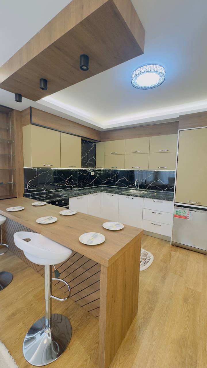 ꧁ غرفتين وصالة للإيجار ꧂
✦ ويفي أفينيو – أربيل ✦
✧ ثلاث غرف وصالة
✧ الطابق: 14
✧ الواجهة: إمباير
✧ الإيجار: 1000$
✦ للاستفسار: *********** ✦ أربيل, العراق
