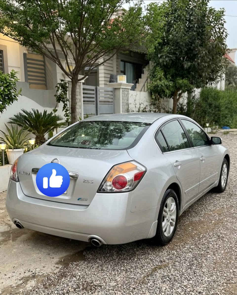 � للبيع – نيسان ألتيما خليجي 2012

🚗 الموديل: 2012
📍 الوارد: خليجي
📏 الممشى: 250 ألف
🎨 اللون: سلفر
📄 الملكية: وكالة (ثاني يوم)
🗓 السنوية: 2028

✨ المواصفات:

 • مكيف ثلج ❄️
 • قير أوتوماتيك
 • مرايا وزجاج كهرباء
 • سيارة مريحة واقتصادية بالاستخدام

🛠 الحالة:

 • سيارة نظيفة، استخدام شخصي
 • قطعة صبغ تجميلي فقط (شخوط) بدون ضربة
 • رقم مميز: سليمانية دولي

💰 السعر: 10,500$
📉 قابل للتفاوض بحدود المعقول (حك الجيه موجود)

📞 للتواصل: ***********
