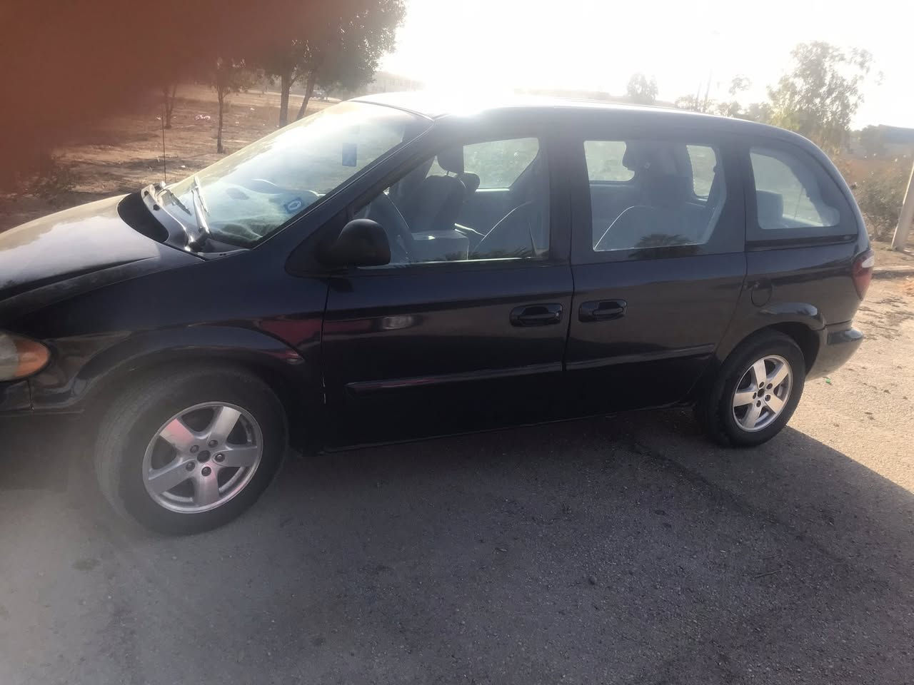 السلام عليكم دوج كرفان موديل 2007 كير ومكينه جدد وتبريد قطعه وحده مكاني الانبار *********** سعر 72 وبيه مجال
