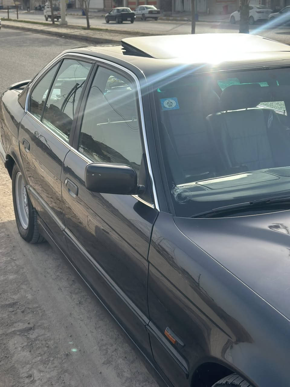 يا الله بسم الله 
بي ام 
موديل 1995 552 
كير ومحرك بالصندوق ترايها 200
تخم تاير جديد 
صدر امامي و خلفي جديد صار شهر من بدلته
السيارة فول وارد يابان تبريد ثلج تدفئة شغالة 
كشنات تدفئة 
لايت متحرك 
فتحة سقف 
جام بلادي كله مختم شعار BMW
السيارة ترايها ناعم جداً 
السعر ٧٥ ورقة 
رقم صلاح الدين 
العنوان صلاح الدين سامراء
 / ***********
***********
