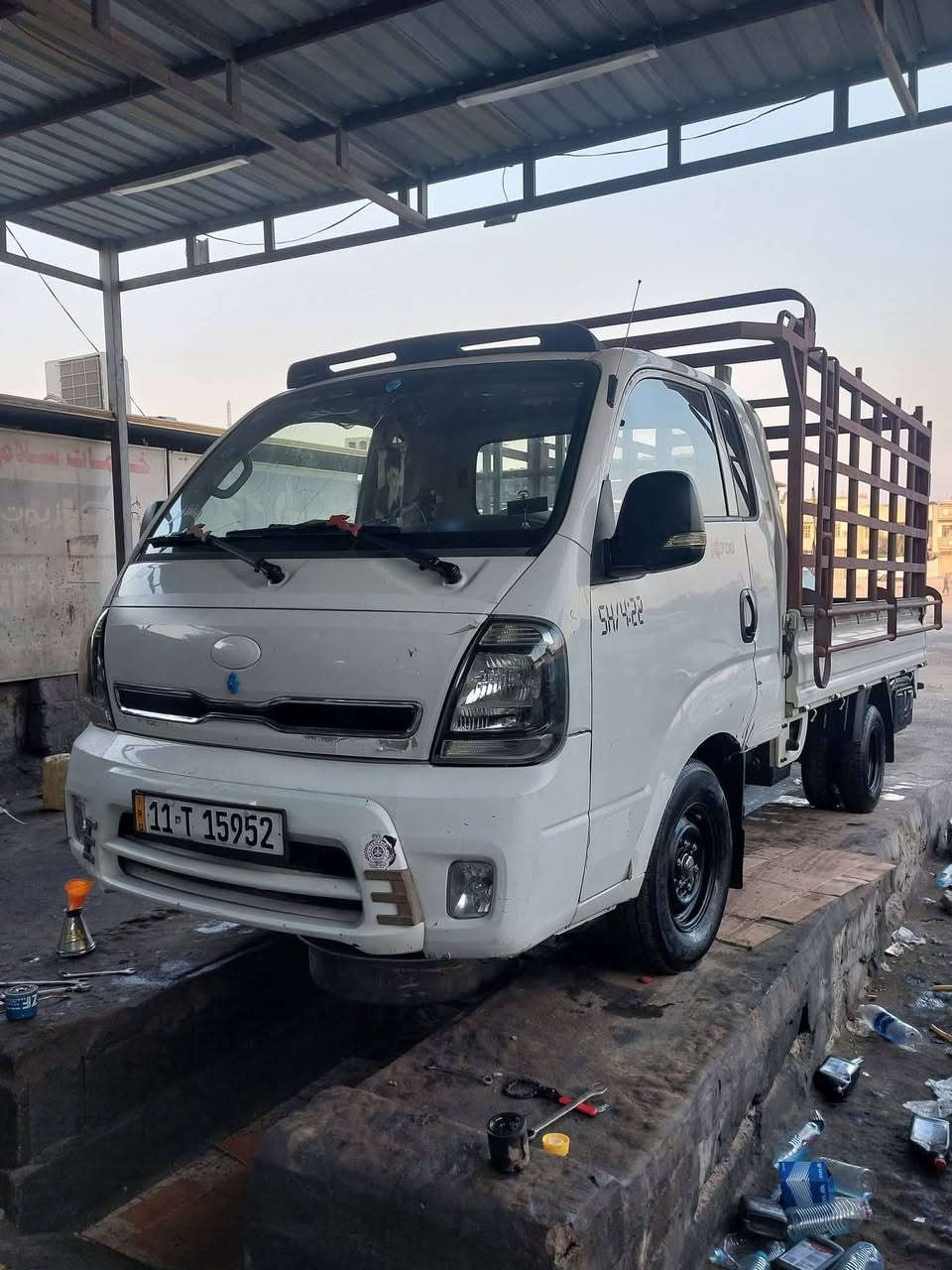 السلام عليكم كيا حمل للبيع سياره جير ومكينه مقفولات سياره مكان اليمين الثانيه شارعن 2016 
***********
