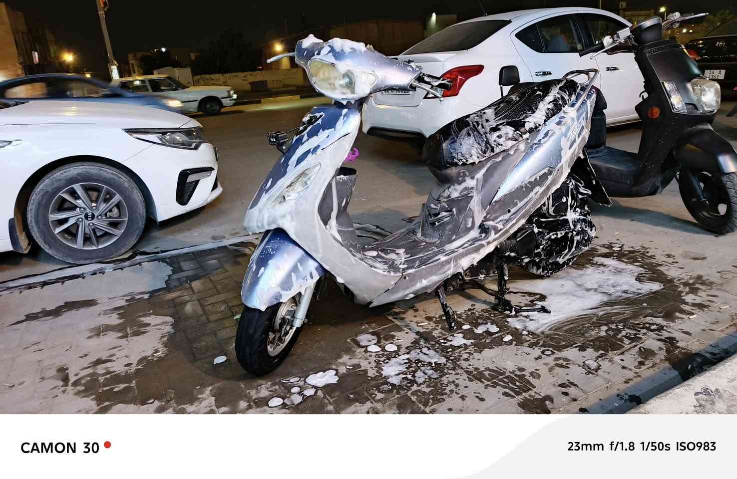 مرحبا ماكس قجمه كفاله كفاله ما مفتوحه بلاديه ختم واحد ويه لمكينه و كلهه شغاله دبل أمامي دبل خلفي سلف هندر لايت عالي ناصي اشاير هورن سكن صطاب كيجات شلعه معدل خير من الله والسعر مناسب ٧٥٠ وبيهه مجال قليل كلش بصره جمهوريه ***********
