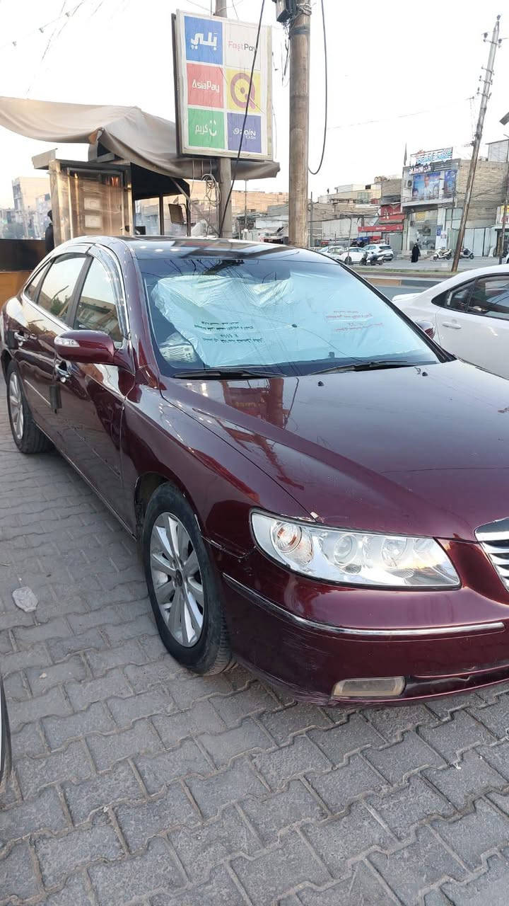 هونداي ازيره 2009 خليجي
بيها بنيد وجاملغات اماميه صبغ بدون تبديل 
فوول مواصفات ماشيه 117,000كم
مري اشاره وقلاب عاالبك 
سلايد روف 
كشنات كهرباء 
كشنات جلد 
تحكم صفحتين 
كروز سرعه ومثبت سرعه
حساسات خلفيه 
شاشه ليزريه 
كامره خلفيه 
شاشه مسافات بلاديه 
خزن ميموري
محرك 3300
صدر امامي جديد 
صدر خلفي جديد 
تايرات تخم جديد
تبريد/ منظومة كاملة جديدة تبريد وتدفئة
محرك كير جدد 
سياره متعوب عليها 
مال جناي
 وبعد بيها مواصفات 
مكاني بغداد / مدينة الصدر باأسمي ***********
السعر 88$
