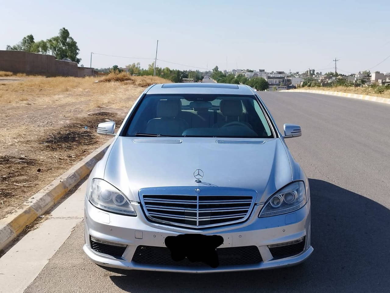 mercedes S63 amg  2008

بەناوی خوا  
mercedes s63 2008  v8 biturbo بۆ فرۆستن  2013 کراوە بە 2008
ساغە بێ دەعم و لێدران   تانها دوو پارچەی بۆیاخی ئەوروپایە بێ ناوگرتن
گێر و مەکینەو کارەبایی بەشەرت  هەموو گیانی وەک  شەریکە ئیش ئەکات  
ناوەوەی  لە دەروەی جوانترە  
درگا سەحبە 
دەبڵەکانێ  چوبە مەزبوتە
چواری ویلی  مایباخی بۆ بەسراوە 
چواری تایەی لۆکی لە ژێرە 
تازە  سێرفزی بۆ  کراوە 
یەک دینار مەسرەفی تیا نیە 
قەرزو و قیستم نیە
گۆرنەوە ئەکەم بە شاهینەی  ساخ  وەک ئەم جوان بێت  
کۆدی بۆ  کراوە
75 وەرەقەو مەعمەلە شوێن چەمچەماڵ ژم *********** السليمانية, العراق
