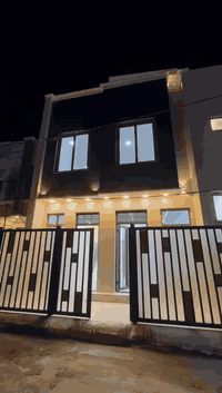 #حمورابــي_لوســاطة_العقـار 🌹
للبيع مساحه 50 متر ركن 💯

منطقة حي الجهاد ديوان المخابرات خلف شارع 60

50 متر.  ركن. واجه 8 ونص للبيع ركن 

بناء حديث سنة 2025 🔑ركن 

ثلاث طوابق 👍 واجهه 8 ونص 

تسليم مفتاح اقل. شهر 

ثلاث طوابق 

يحتوي على:-

♦️ الطابق الأول:- مدخلين استقبال ومطبخ وخدمات ومنور  . مطبخ حار. 

واجه 8 ونص ركن على شارع 15 متر  

♦️الطابق الثاني :- غرفتين نوم وخدمات وبيتونه وسطحين .

،،،،،،،،،،،،،،،،،،،،،،،،،،،،،،،،،،،،،،،،،،،،،،،،،،،،،،،،،،،،،،،،،،،،

♦️الطابق الثاني :- غرفه نوم وخدمات وبيتونه وسطحين .

للاستفسار الاتصال أو واتساب على

*********** مكتب حمورابي لوساطة العقار.
