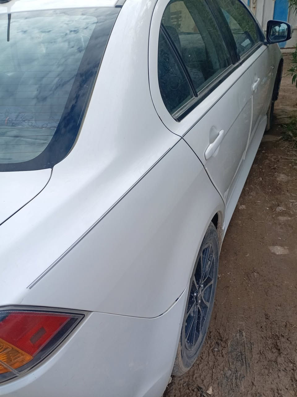 لانسر قرش ٢٠١٧ ماشيه ١٣ الف وارد امريكي   محرك ٢٤٠٠  فور ويل  صبغ جاملرلغ وبنيد رقم ديالى.. مكان بعقوبه.. السعر ١١٠  استفسار ***********
