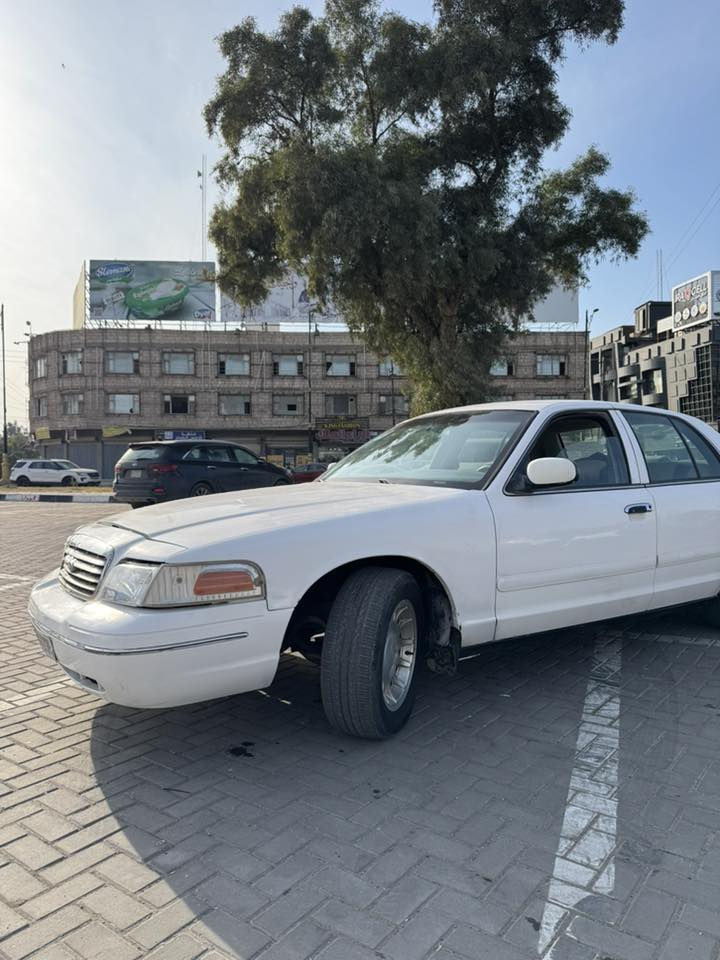 سلام عليكم شلونكم اخوتي
فورد كراون فكتوريا مو مال مزاد اصولي رقم انكليزي 

السياره بلاديه صبغ بلادي مكينه كير بلادي مكفوله مابيه حادث ناقصه فقط كصه اماميه الدواخل نظيفه مكان السياره كربلاء ***********

السعر 75 وبي مجال للشراي
