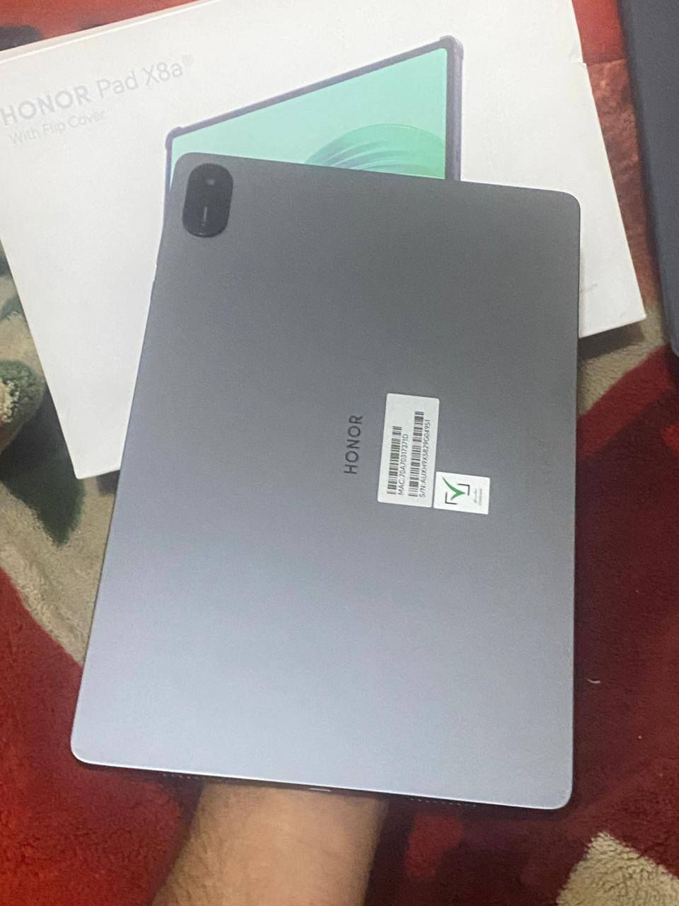 ايباد هونر X8a
جديد مستخدم يومين مشحون مره وحده فقط 
ملحقاته كامله امكمله 
الذاكرة الداخلية 128
البطاريه والشحن السريع 8300مللي امبير
شاحنه 30 واط 
السعر 170 
مكاني بغداد الزعفرانيه
***********
