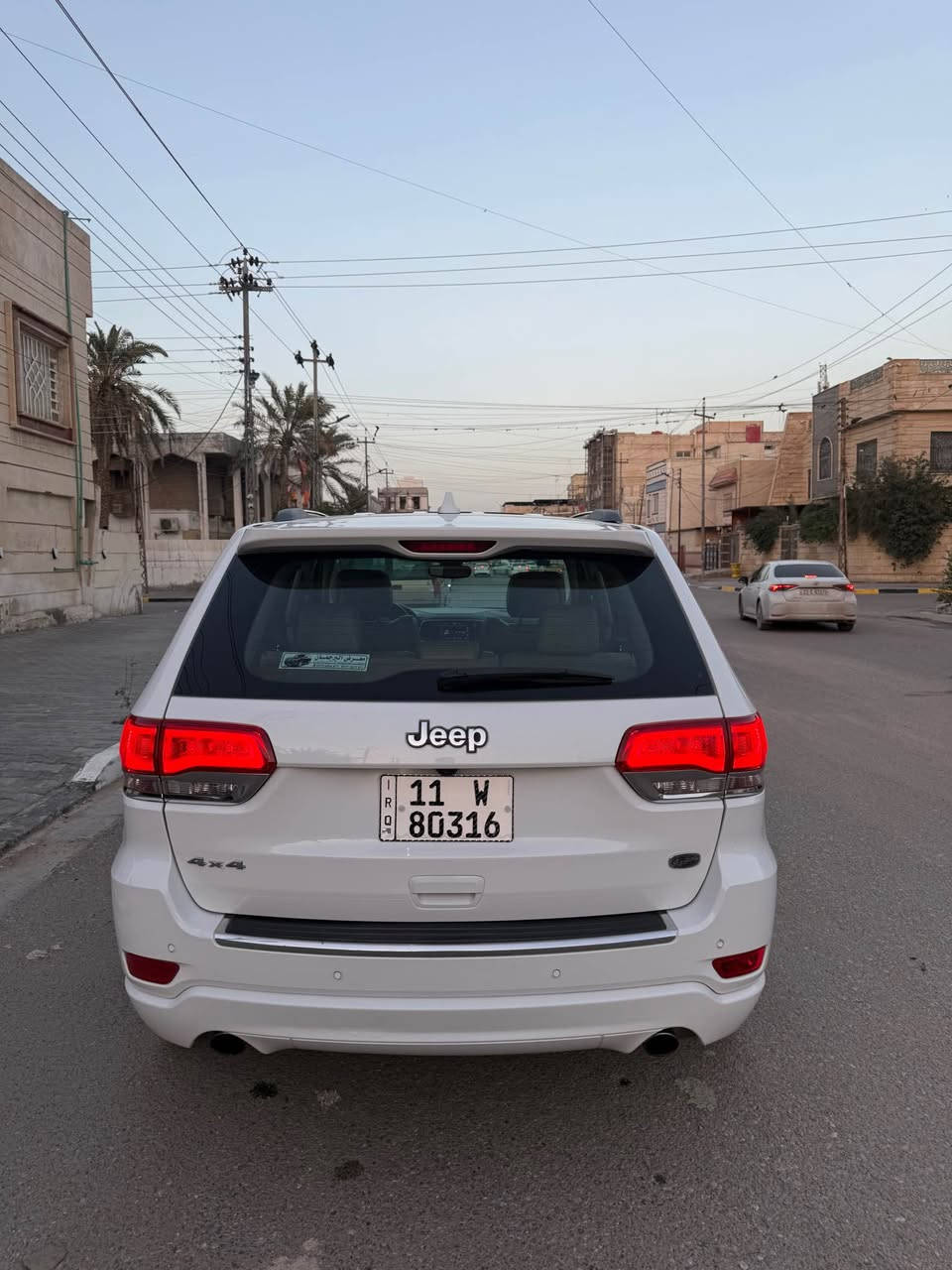 جيب 2020 اوفر لاند خليجي فول معروفه مواصفاتها هواي مكينه 6 سلندر فتحتين جكات خزن ميموري رقم بغداد بأسمي السياره كفاله عامه عدا رشه صبغ بل باب وبل جاملغ الامامي فقط بدون ضربه سعرها 270 للاتصال *********** البصرة, العراق
