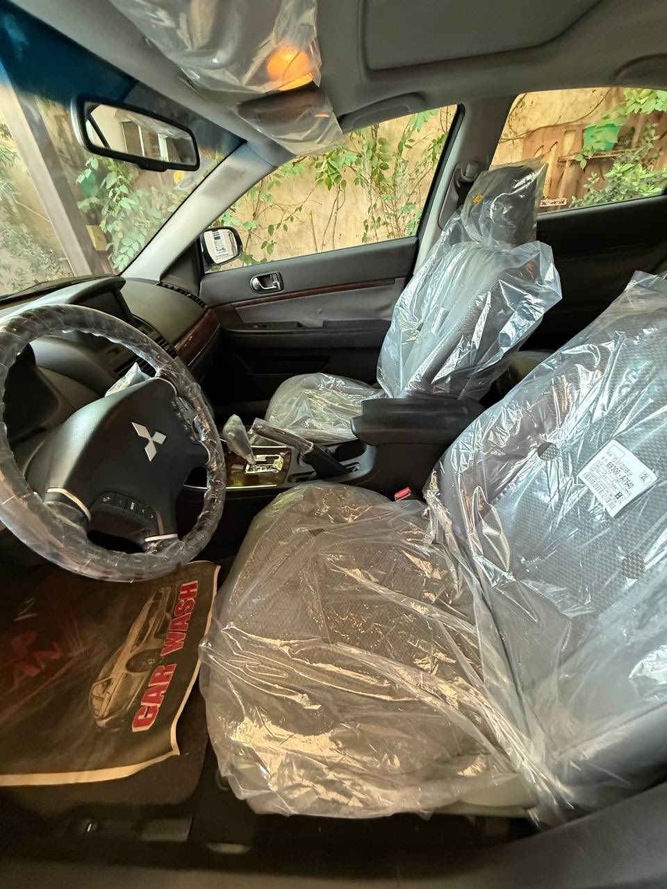 كلانت 2011 فول مواصفات سياره بيها جاملغ وشويه من الباب اثر طخه بدون دواخل السعر 110 وبيها مجال حك الجيه 
***********
