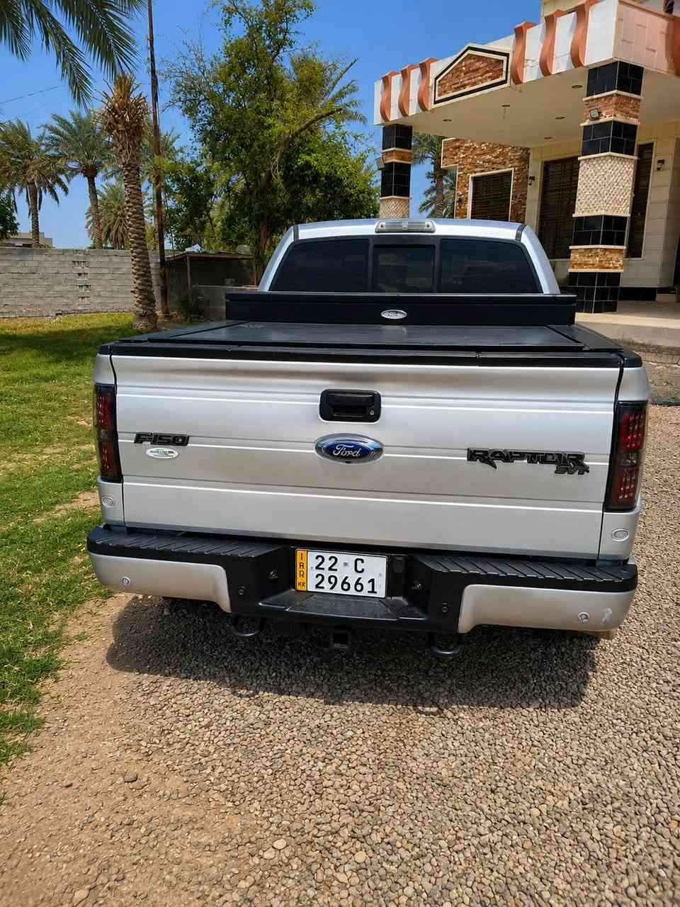 فورد رابتور F150 بلاديه رابتور موديل 2013 السياره خليجيه حادثها بالعراق ٣ قطع صبغ) السياره جديده بشكل ماشيه 170 فول مواصفات بعد رابتور 
مكينه 6200 شرط كفاله 
منضومه غاز بيها 
كشنات تدفئه وتبريد كهرباء 
كامرات اماميه وخلفيه 
نضام تعليق فوكس 
حساسات دوس كهرباء 
ستيرن كهرباء كروس فتحه 
بعد لو احجي منا للباجر ما تخلص المواصفات 
سعرها 190 وماكو رابتو بهيج سعر بالعراق كله 
المكان بغداد رقم تليفون ***********
واتساب ***********
