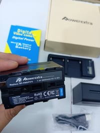بطاريات • شاحن