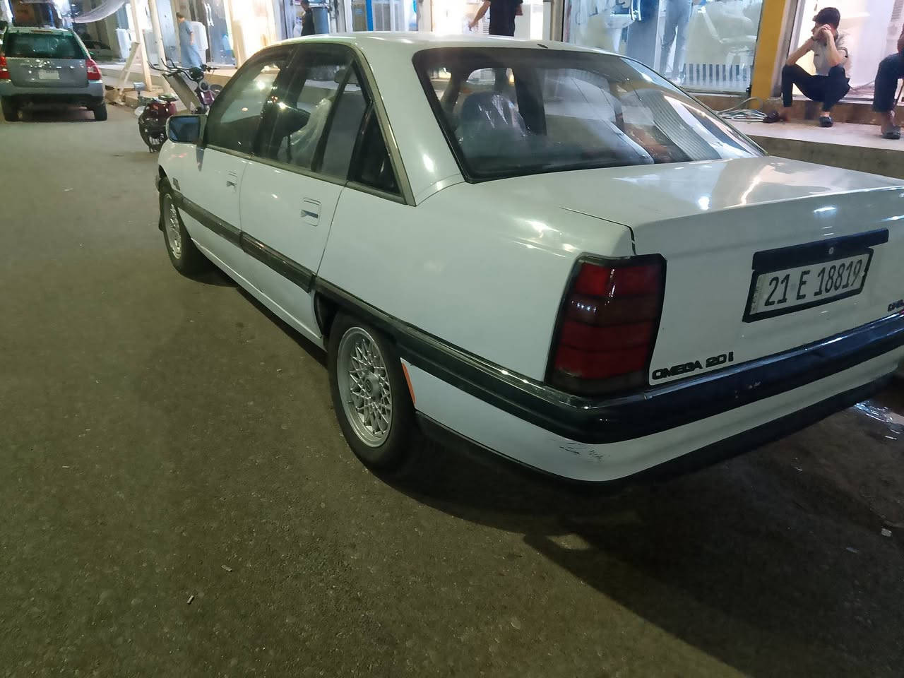 اوبل اوميكا موديل 1993 كير اوتماتيك سنويه لحد 2031 بسمي ما بيها ضربه ولا خياس كلها على البلاد كهربائيات كلها شغاله سقف سلايت تخم تاير جديد محرك لاصرف ولا بخار كير اوتوماتيك شرط بدون اي عيب جاهزه اطلع بيها وين يعجبك سعرها 37ورقه يرهم مراوس مكان السياره كركوك رقم سليمانيه دولي ***********ط  بطاقة بانزين بيها حجم 20
