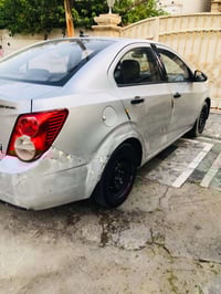 شوفرليت سونك للبيع لون رصاصي وارد خليجي سياره بيها فقط جراد وبيها صوت ...