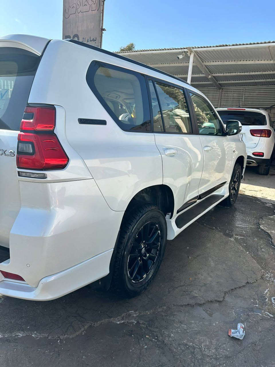 للبيع برادو TX موديل 2021 مدنايت وكاله  سبير متنازل
 مكينة 6 سلندر (4000) 
رقم بغداد سنوية باسمي تحويل مباشر ماشية 110 الف 
السيارة مكفولة من الصبغ والبارد والتبديل والتعديل
ولا قطعة مفتوحة 
فتحة بصمة شاشة  حساسات تحكم جهتين 
كراسي كهرباء 
 شاحن طفاية تشغيل 
عن بعد هوك سحب دبل تانكي كروس سرعة  

السعر / 440 وبيها مجال 
للاتصال او وتساب / *********** ديوانية, القادسية
