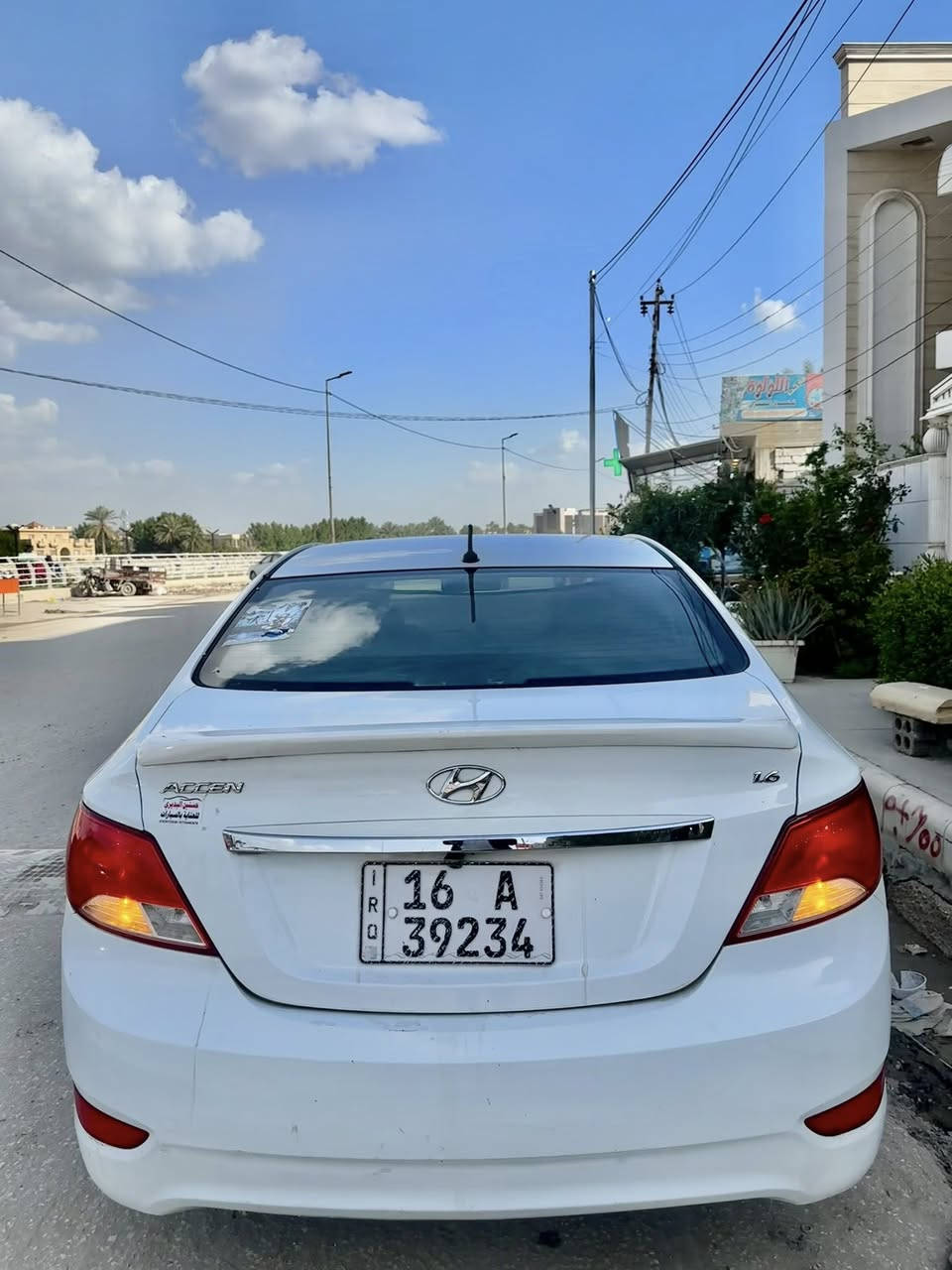 اكسنت موديل 2016
فول للاخير 1/1
فتحه اشاير بلمري تحمات 5 تجاوي 5 ويل كب كروم 
شاشه كامره فول  داخل لونين 
خليجي كفاله عامه من الصبغ والضربه والتبديل  
بيه ملاحضات  كلش بسيطه متنذكر
السياره كلش حلوه وجاهزه للاخير مابيه اي نقص 
 مكينه وكير وحداديه خير من الله  تخم تاير جديد تبريد ثلج 
رقم قادسيه انكليزي تحويل اي وقت باي محافضه  هزه جديده مكان السياره حله حي الصحه شارع الكورنيش
السعر 98  ورقه 
رقمي *********** واتساب 
*********** خط
