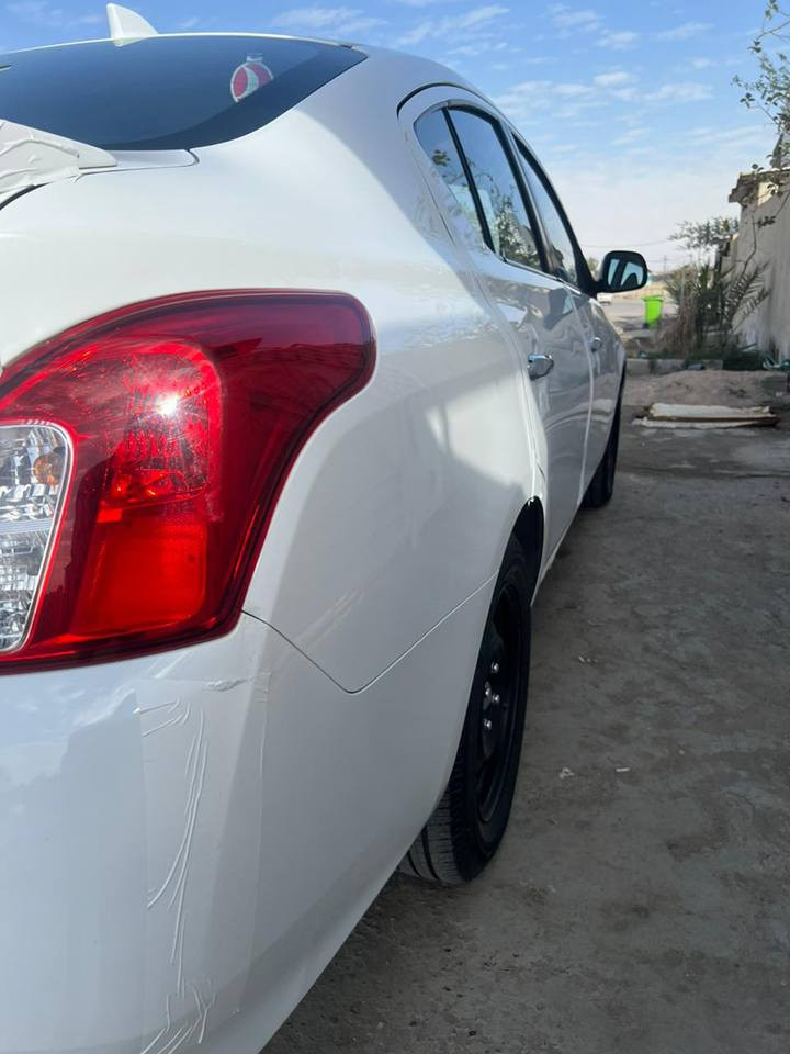 السلام عليكم نيسان سني هندي موديل2024
سيارة جديدة  ماشيه 31km مكفولة كفالة عامه 
بيه رصعه بلباب ورا السايق ورصعة جوه البك لايت
ولباقي كفالة من الشخط سيارة ع وضع الشركة ما مفتوح بيها برغي كباتها وكتلوك مالها موجود 
سبيرها مانازل
رايدها 131 وبيها مجال كلش بسيط 
عنوان بصرة ابو صخير سكن المطار 
رقم الهاتف.***********
ما متواجد بالفيس اليريد يتصل وبخدمته البصرة, العراق
