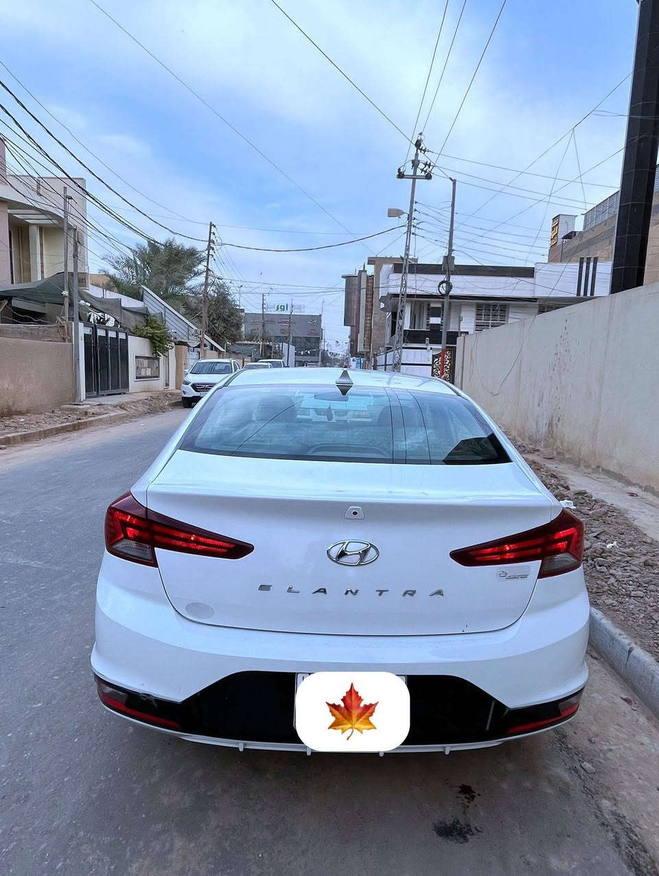 السلام عليكم من رخصه الادمن المحترم
النترا وارد امريكي 2020 للبيع او المراوس 
حادث السياره دعاميه اماميه فقط 
الكير AT والسياره ليبل واحد 
ماشيه 71 ميل 

السعر : 145 ورقه وبيه مجال بسيط للشراي

 رقم الهاتف : ***********
