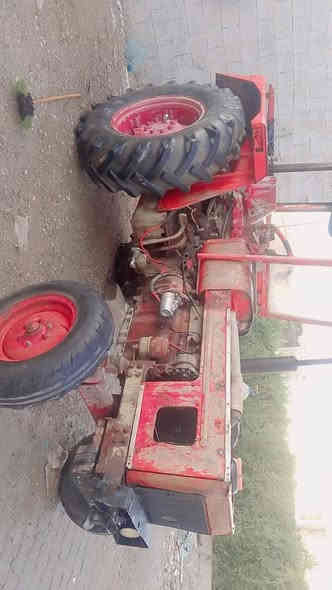 موديل 84 سنويه بيه تيارات نضاف كل عيب مابي تريد وياه مقطوره وره هم موجوده سعر بس عنتر ٣٢ورقه ***********
