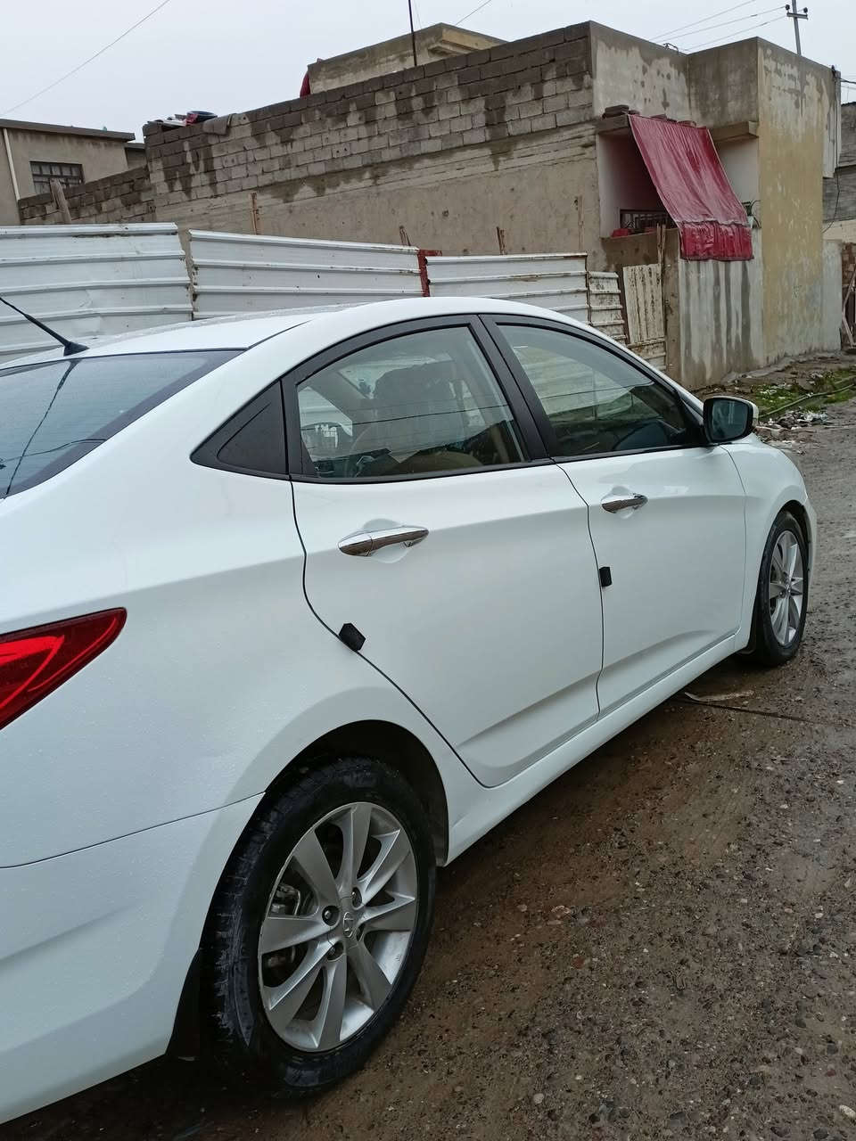 السلام عليكم سيارة للبيع هونداي اكسنت موديل 2014 كوري فول مواصفات السيارة شرط جديدة مال بيت گير محرك شرط السيارة بدون ضرر بدون صبغ ماشيا 137 الف السبير شرط مانازل  رقم اربيل سنوية لل 2028 شرط التحويل 
السعر 125$ وبيها مجال 

رقم الهاتف ***********
اسيا  ‏ ***********
