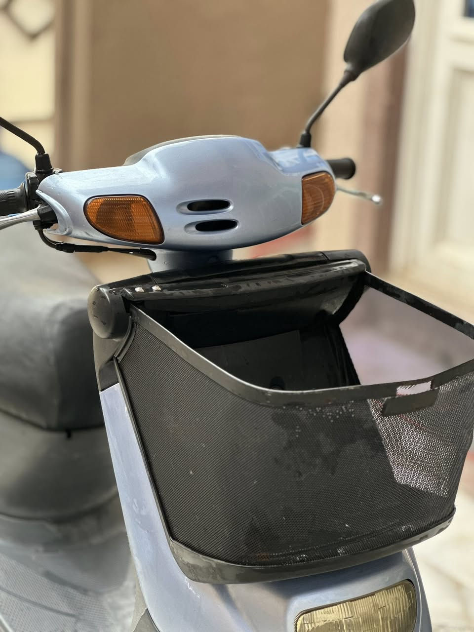 السلام عليكم دراجة منغولي جديدة جداً مال حاويه يوم 11/11  صارلها شهرين من نزلتها من الحاويه  مكفولة كفالة عامة من الفتح وكلشي موديل 2007 واحلى من الصور بهوائه تجي وتشوفها بعينك السعر 900 وبيها مجال مكاني كربلاء رقمي ***********
