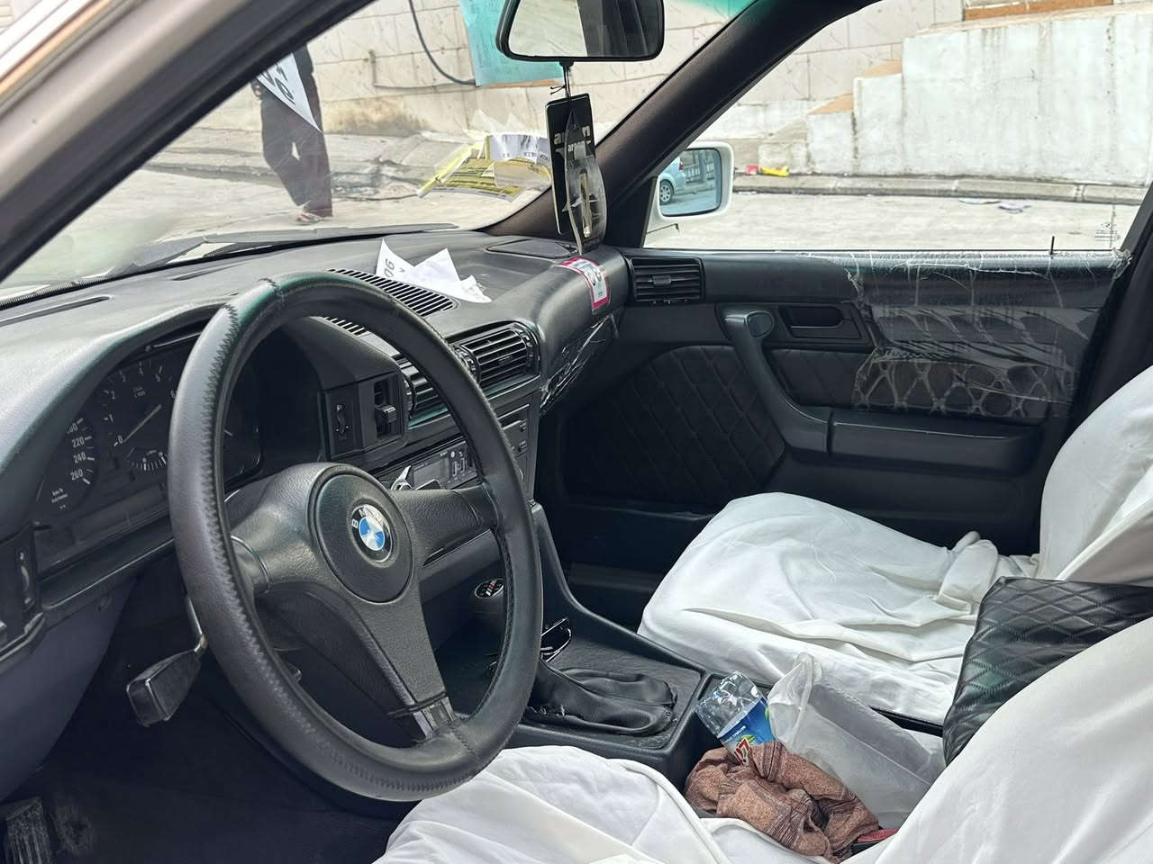 BMW525
مۆدێل 1990 گێڕ عادی ،جام کارەبا ، سەنەوەی تازەیە

سعری 65  گەڵاو معامەلە


**إذا كنت صاحب هذا الإعلان وتريد حذفه لأي سبب، رجاءا أرسل رسالة إلى الدعم الفني**