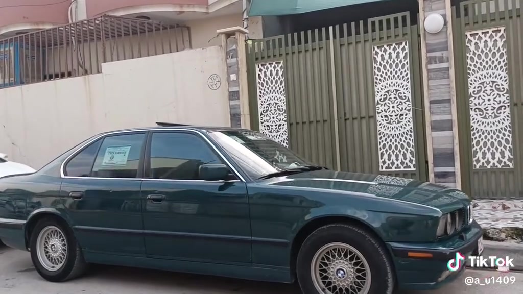 سلام عليكم بيم للبيع
520كير عادي سلايت جامات كهرب سياره نضيفه ماشالله وايرمنيه كلها شغال لايتات مسجل اربع سماعات كله شغال
السعر ٥٧وبي مجال لشراي يجي خاص سياره صبغ جماليه. فقط 
***********
***********
