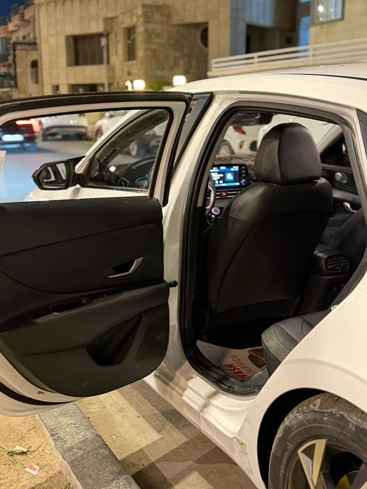 النترا 2025
تجميع صيني
كامل مواصفات سلايد فتحة سقف بصمة            
ماشية 33 الف كيلو متر 
رقم اربيل
تحويل مباشر 
شعار باركود 
المواصفات :
مود درايف ( ايكو ٫ كومفرت ٫ سمارت ٫ سبورت )
كير طيارة 8 نمر 
بصمة تشغيل بصمة ابواب
شاشة اصلية 
عداد سرعة ديجتل 
مقاعد جلد اسود 
6 ايرباك (الدشبول الدركة التكم المقاعد)
لايت led نهاري
فتحة سقف سلايد روڤ_+ استيرين رياضي 
ويل رياضي حجم 17
تبريد قطعتين
مري كهرباء+ اشاير بالمري
كروس سرعة وفول تحكم ستيرن
حساسات خلفية +كاميرا 
سايد بريك كهربائي
( حادث السيارة براكيت خلفي جهة اليمين اسفل الصندوگ فقط بدون اي طخه لقبغ الصندوگ تجي ع الفحص ) 
السعر 153$ / 
رقم واتساب وعالخط  / ***********
