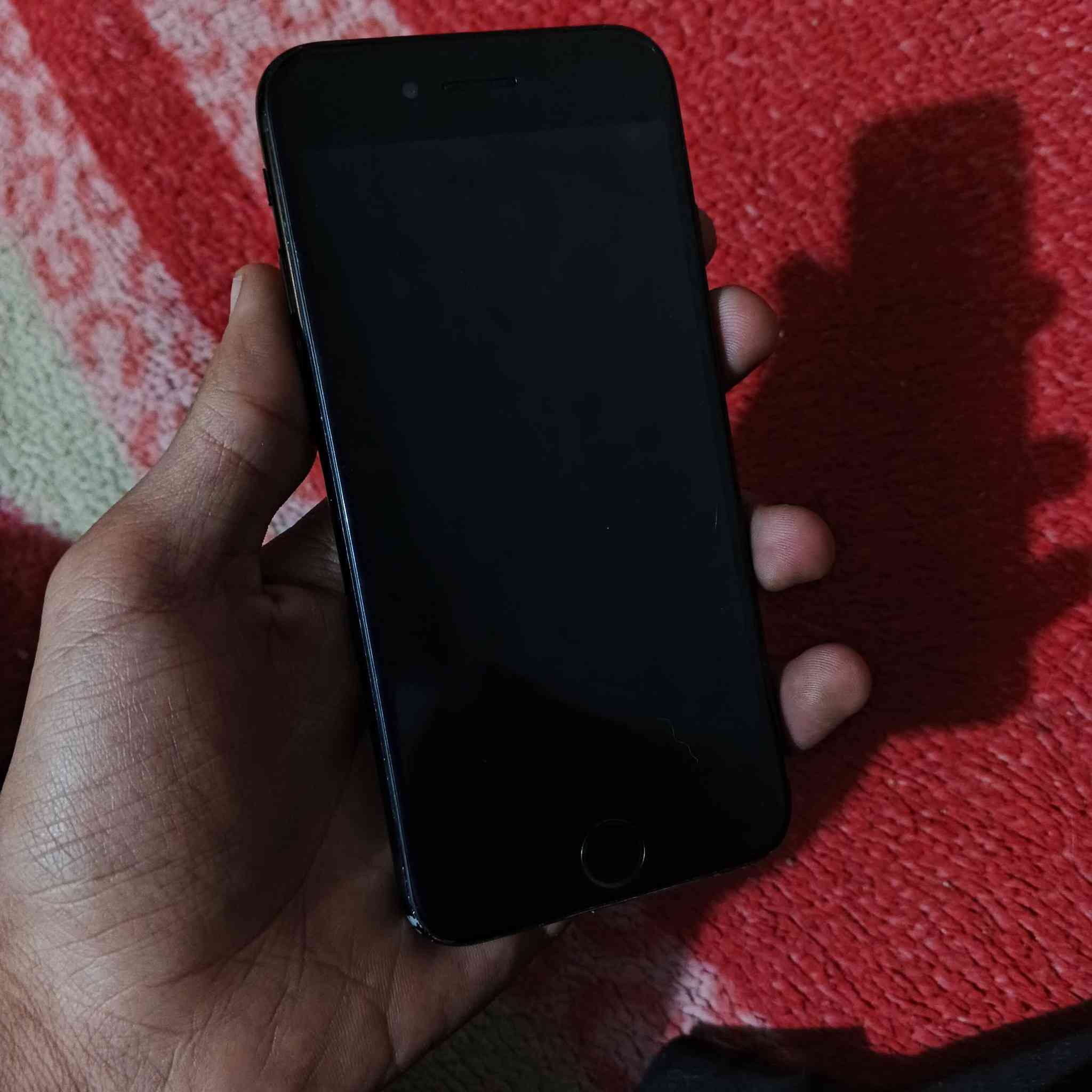 سلام عليكم ايفون 7 ذاكره 128 مبدل بس بطاريه ودكمه شويه تعلك سعره 60 وبي مجال مكاني بغداد مشتل ***********
