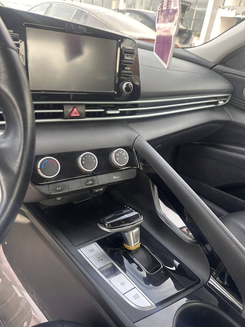 سلام عليكم 
النترا موديل 2024
محرك 1500 cc 
ممشى 58 الف 
5 مكانات رصعات 
سياره جديدة ماشالله 
مواصفاتها معروفه كفالة عامة 
السعر جوة كل السوك 147 ورقة 
مرقم باسمي ثاني يوم احولك 
مكان السيارة اربيل 
متواجد خط فقط ***********
