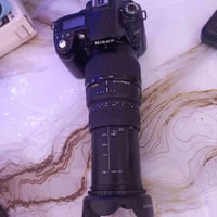 كامرا نيكون D90  السعر 300وبيه مجال الستفسار ع هذا رقم07810744463