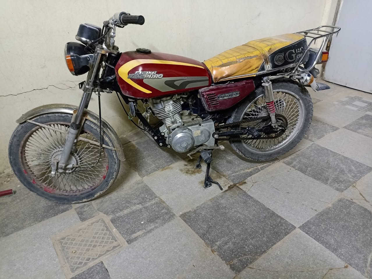 اربعه كير للبيع الشاصي 25 والباقي 21 ب450وبيه مجال( سكنر سكنر سكنر سكنر ) المكان الكوفه
***********
