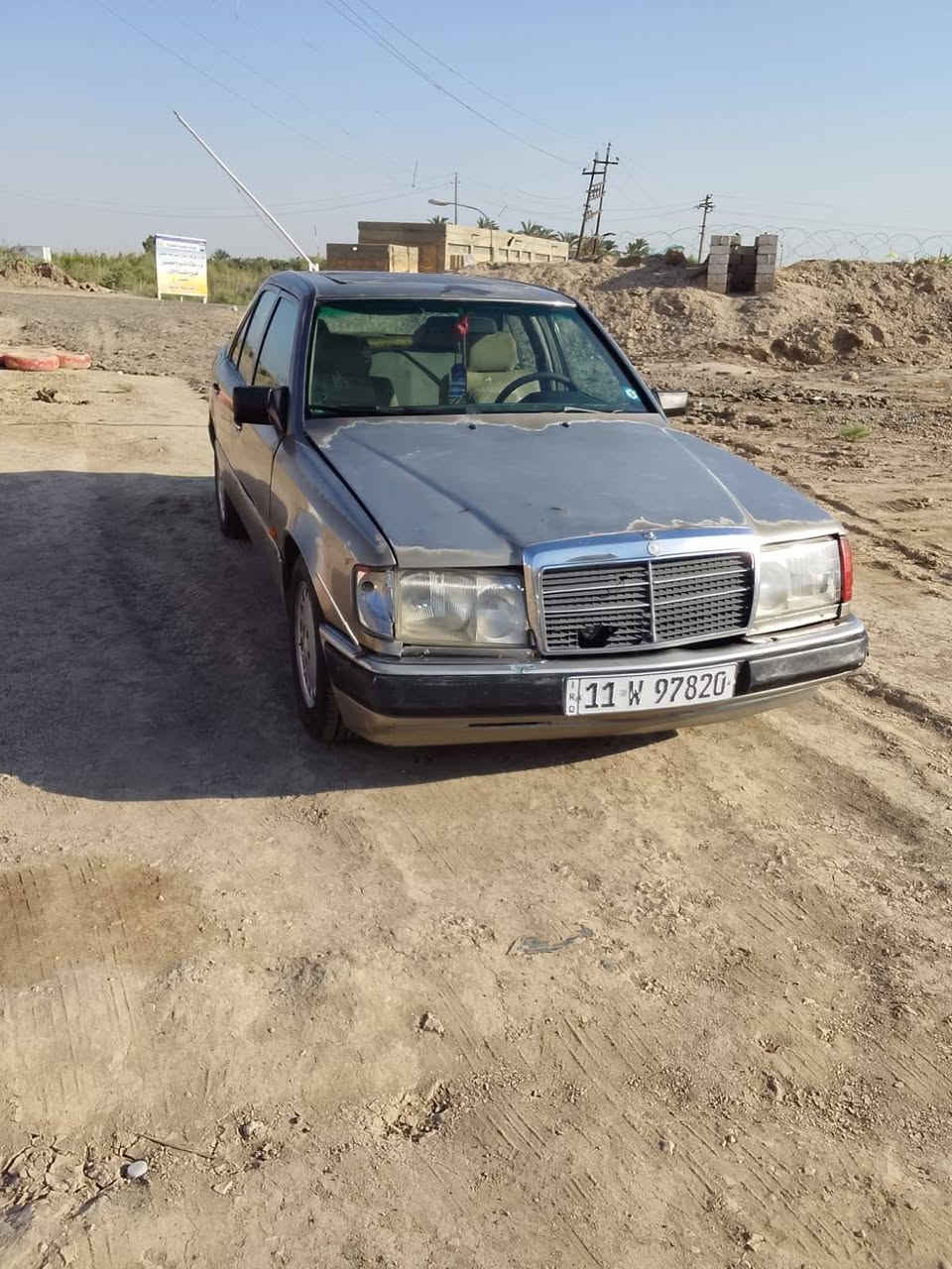 السلام عليكم سيارة رقم بغداد
تحويل أو وكالة سيارة جاهزة مراوس ادفع فرق 
او البيع سعر ٣٥ مع المجال مكلف بنشر التواصل على رقم ***********
مكان السيارة الكاظمية
