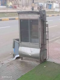 عندي غراض مطعم متكامله نظافه 90% جدد وباسعار مناسبه جدا سبب البيع حاله...