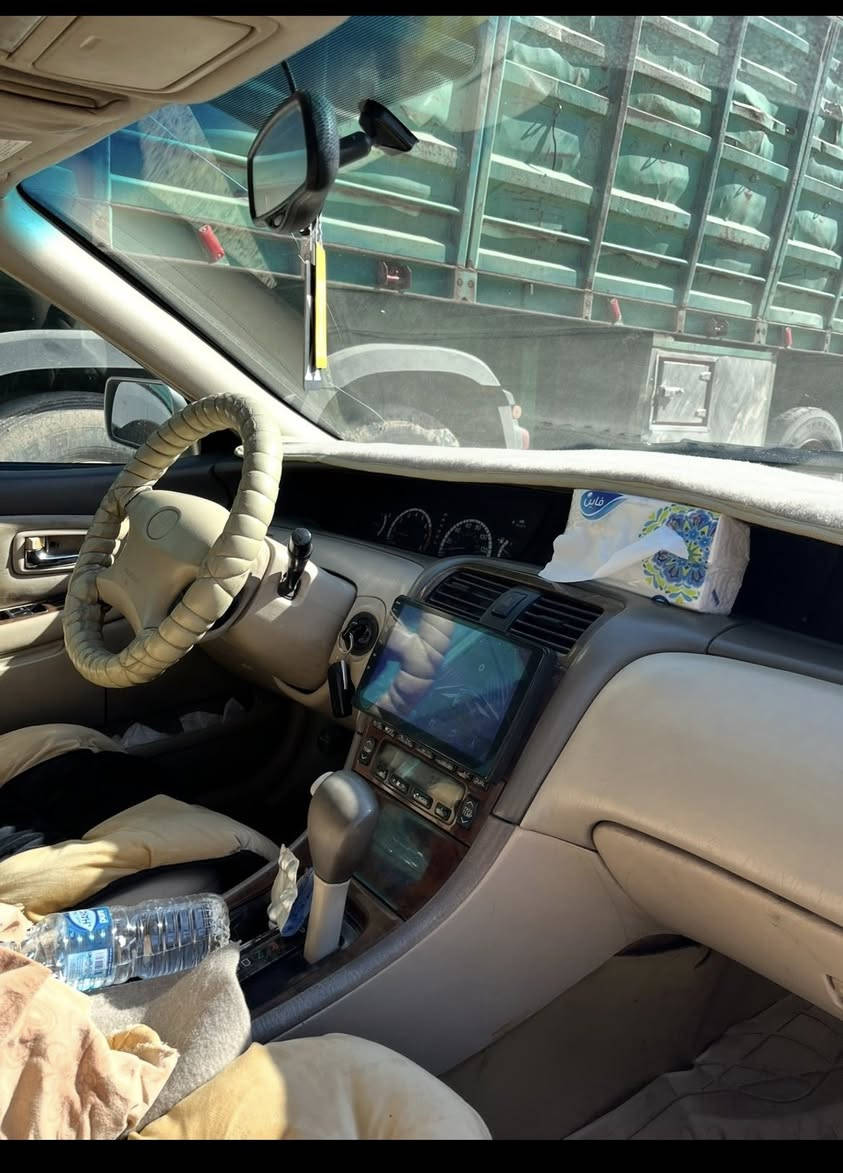 السلام عليكم للبيع افيلون موديل ٢٠٠٠ نضيفه جداً فول مواصفات سلايت شواصي دواخل حداديات كير محرك جديد السعر ٩٠ وبيها مجال 
***********
