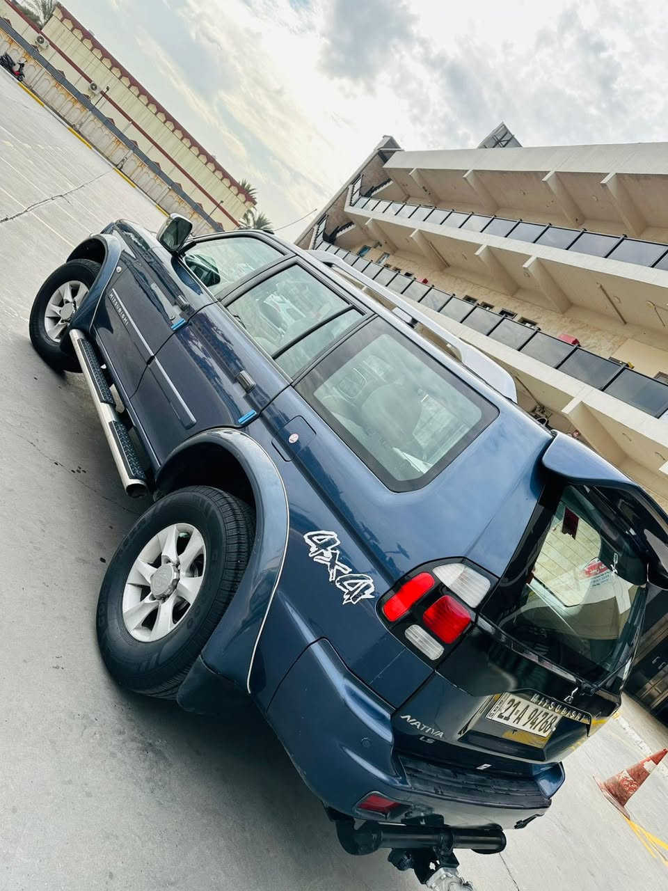 سلام عليكم 
بيع او مراوس حسب القناعه 
باجيرو نتيفيا 2006 
جديده وضع الشركه 
بدون اي نقص مكينه حجم 3000  
مكينه  v6 كير اوتماك  فور ويل كفاله 
تدفئه تبريد شرط 
 سنتر لوك مري كهرباء  تخم تاير باتري جديد صدر خلفي امامي جديد 
خليجي بدون ضرر 
فقط رش قطعتين كلير جالملغ امامي وخلفي 
رقم سنويه جدد  تحول وكاله حاضر 
السعر 95 بغداد العامريه 
***********
