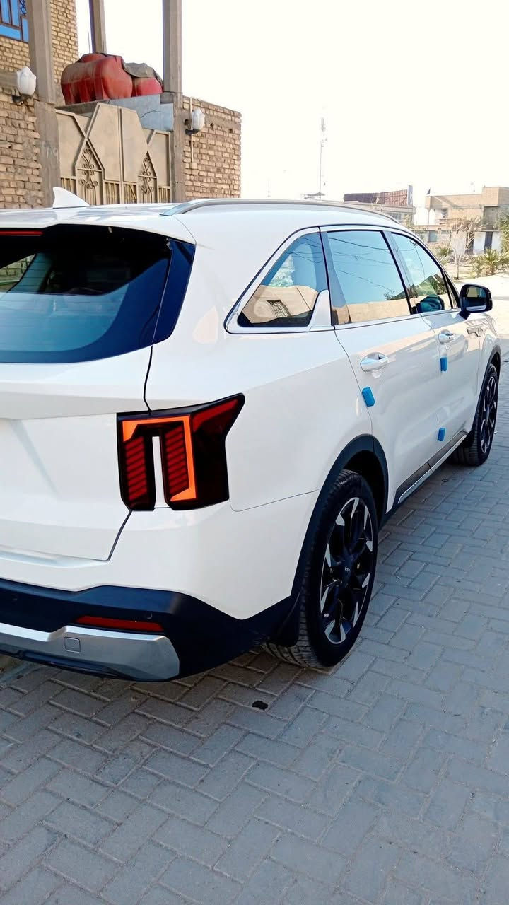 سلام عليكم
سيارة سورنتو 2025 خليجي مكفوله كفاله عامه 

 مواصفات فول قماره حديد  

رقم بغداد انكليزي بسمي 

دبل كامره خلفي 

ويل 20

داتا شو 

اناره محيطيه متعدده الالوان((( ماشيه 15 الف))) 

لايت زنون عالي ناصي

لايت خلفي امامي LED

 بعده وضع الشركه سياره
محرك 6 سلندر

كير ماوس

كشنات كهربائي

هندبرك دكمه 

وضعيات قياده 

مساعده منحدرات 

جنطه كهرباء

تشغيل عن بعد 

بردات خلفيه

شاشه متصل 

دوشمه جلد مخلفه ارضيه وكشنات 

شاحن وايرلس 

كيجات متغير الكتروني وعادي

نقطه عمياء

شاشه لمس متغير التحكم 

ستيرن فول تحكم

7راكب

الاناره الداخليه LED

دخول بصمه ذكي

حساس امامي

حساس خلفي

قبضات الباب الالمنيوم 

مري شفط

حاملات اكواب 

جام 4 AOT

تشغيل عن بعد..

.

مكاني السماوه قضاء الرميثه 

*********** 

 الاستفسار عن هاذ الرقم
