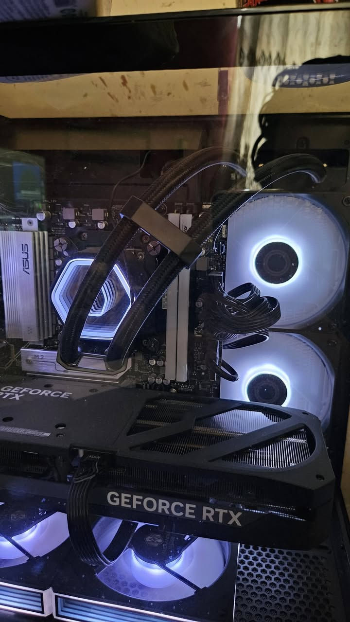 مبرد مائي للبيع
Cooler master 240Mm
مبرد جيد ويتحمل معالجات i7 او رايزن7x3d لحد ال٢٠٠ واط
ابو الفانين مستخدم ٣ اشهر فقط
سبب البيع تغيير الى مبرد ٣ فان
السعر ٧٥ قفل بدون تعامل رجاء المبرد اخو الجديد وبي باكيته وضمانه وكل ال ادبترات.


**إذا كنت صاحب هذا الإعلان وتريد حذفه لأي سبب، رجاءا أرسل رسالة إلى الدعم الفني**