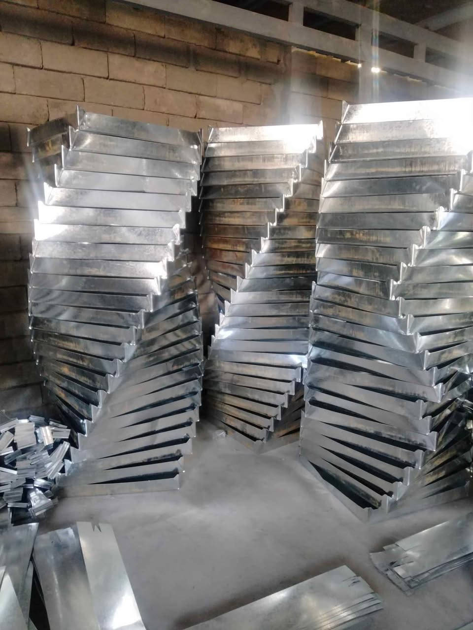 مازلنا المميزين بصناعة ؛المبرده العراقيه الاصليه المغلون الثقيل وليس الخفيف 😊 والشغل حسب الطلب "بعدها عروضنا وياكم مستمره 🥰 وتدللون💥مبرده العراقيه انتاج معمل دجله 💥صفر 7 حديد الثقيل مغلون💯 يعني انسى الزنجار 
ماطور سرعه وحده ضمان موسم

يوجد توصيل لجميع محافظات جمله🥰 معمل دجله انتاج مبرده و سخان 👍 موصل صناعه كوكجلي قرب محطه تعبئه الهاشمي شارع العام بتجاه اربيل/***********
*********** موصل, نينوى
