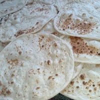 خبز حار • بيع مباشر • توصيل بيجي