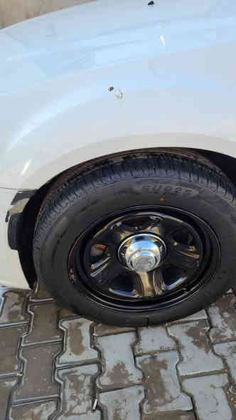 السلام عليكم تخم ويل 18بوليسي اصلي مع طوس اصليه مع تخم أسدد اصلي
مع تخم تاير هيلو جديدانتاج 25
المكان ديوانيه  //بيع فقط
***********واتساب
***********
