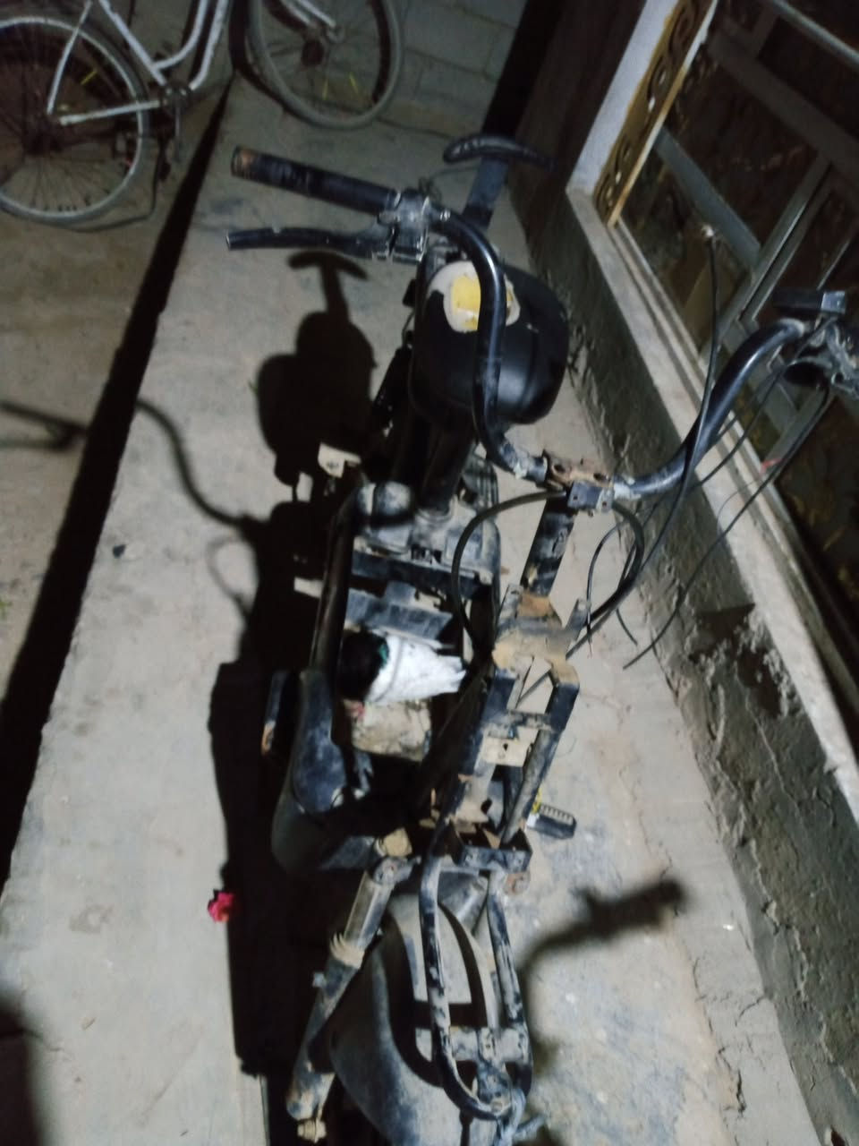 سلام عليكم هاي تراجات شحن البيع وحده تتاج بس ترتيب شغله بس اني اطي كوم حديد وثانيه تحتاج بطاريات وتاج سكليتر     ؟    وغراضهن   ؟   كاملات مكاني بغداد تقاطع النهروان بسمايه  سعر 100   ***********
